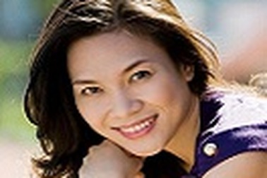 Họa mi tóc nâu hát trên tầng cao