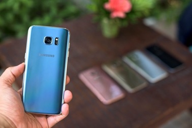 Giải mã thành công của Galaxy S7 edge màu Xanh Coral