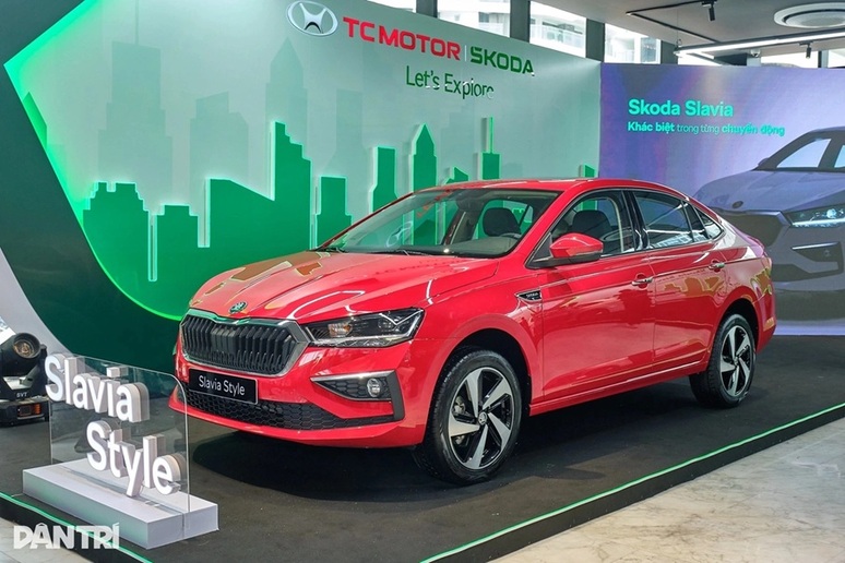 Sedan hạng B đua giảm giá cuối năm, nhiều mẫu rẻ ngang xe hạng A