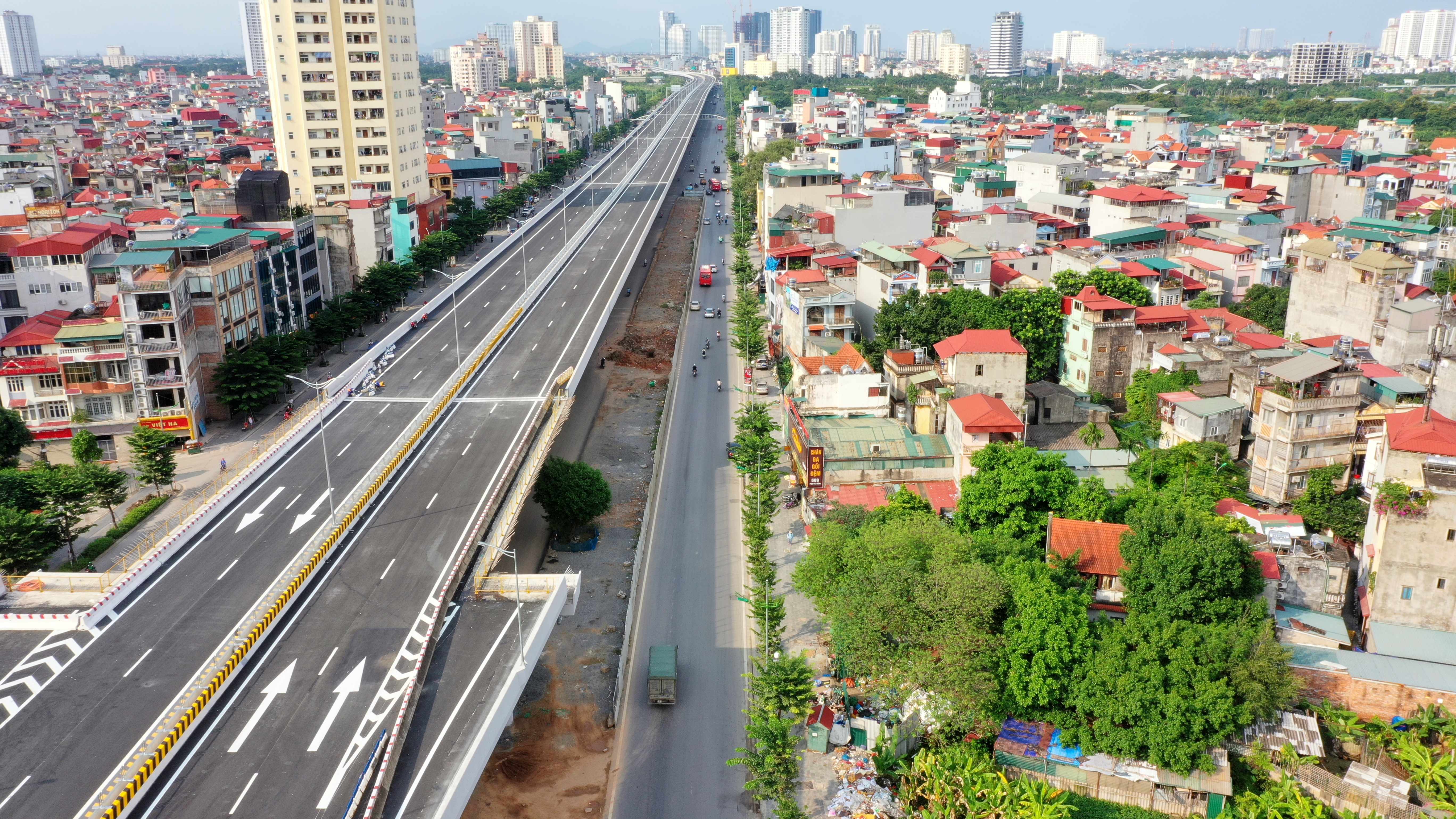 Cận cảnh đường trên cao 5.000 tỷ đồng đẹp nhất Hà Nội trước ngày thông xe - 16 Cận cảnh đường trên cao 5.000 tỷ đồng đẹp nhất Hà Nội trước ngày thông xe - 16