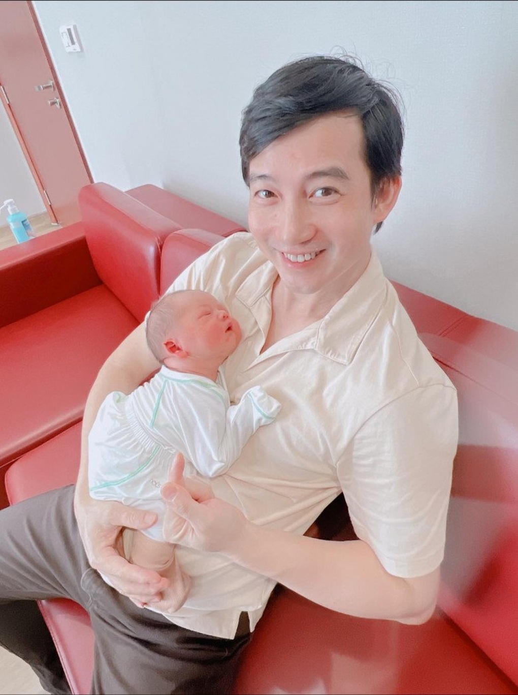 Cặp đôi hot nhất VTV Diễm Hương - Hồng Quang đón con thứ 2 - 2 Cặp đôi hot nhất VTV Diễm Hương - Hồng Quang đón con thứ 2 - 2
