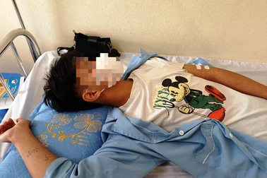 Nam sinh lớp 9 dùng dao tự chế chém bạn học