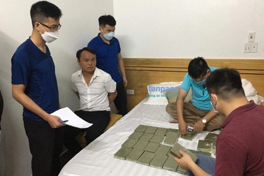 Phú Thọ: Bắt giữ đối tượng đặc biệt nguy hiểm vận chuyển 30 bánh heroin
