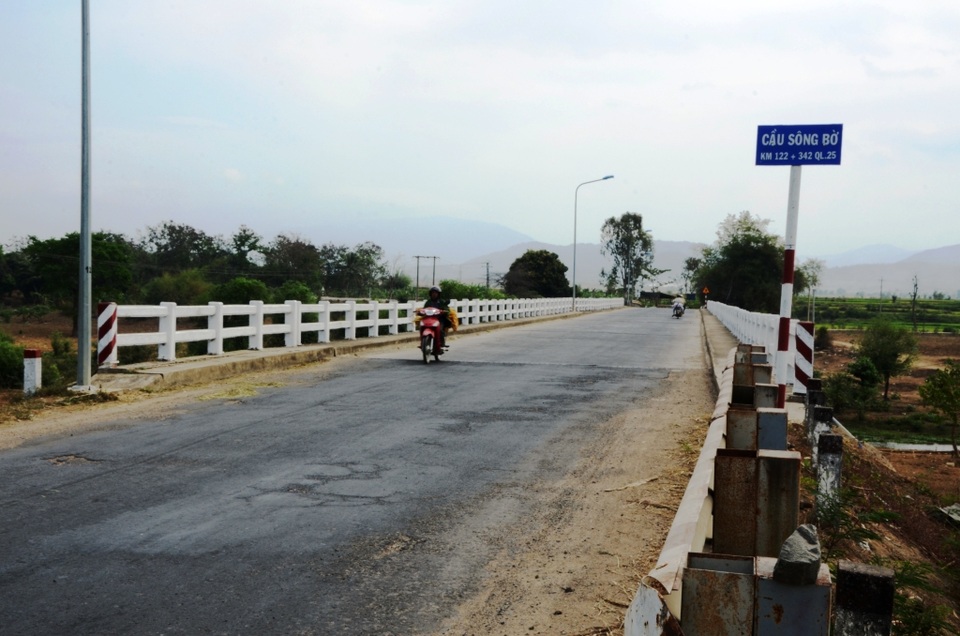 Ký sự đường 7: Con đường hào hùng một thời “đỏ lửa” - 2 Ký sự đường 7: Con đường hào hùng một thời “đỏ lửa” - 2