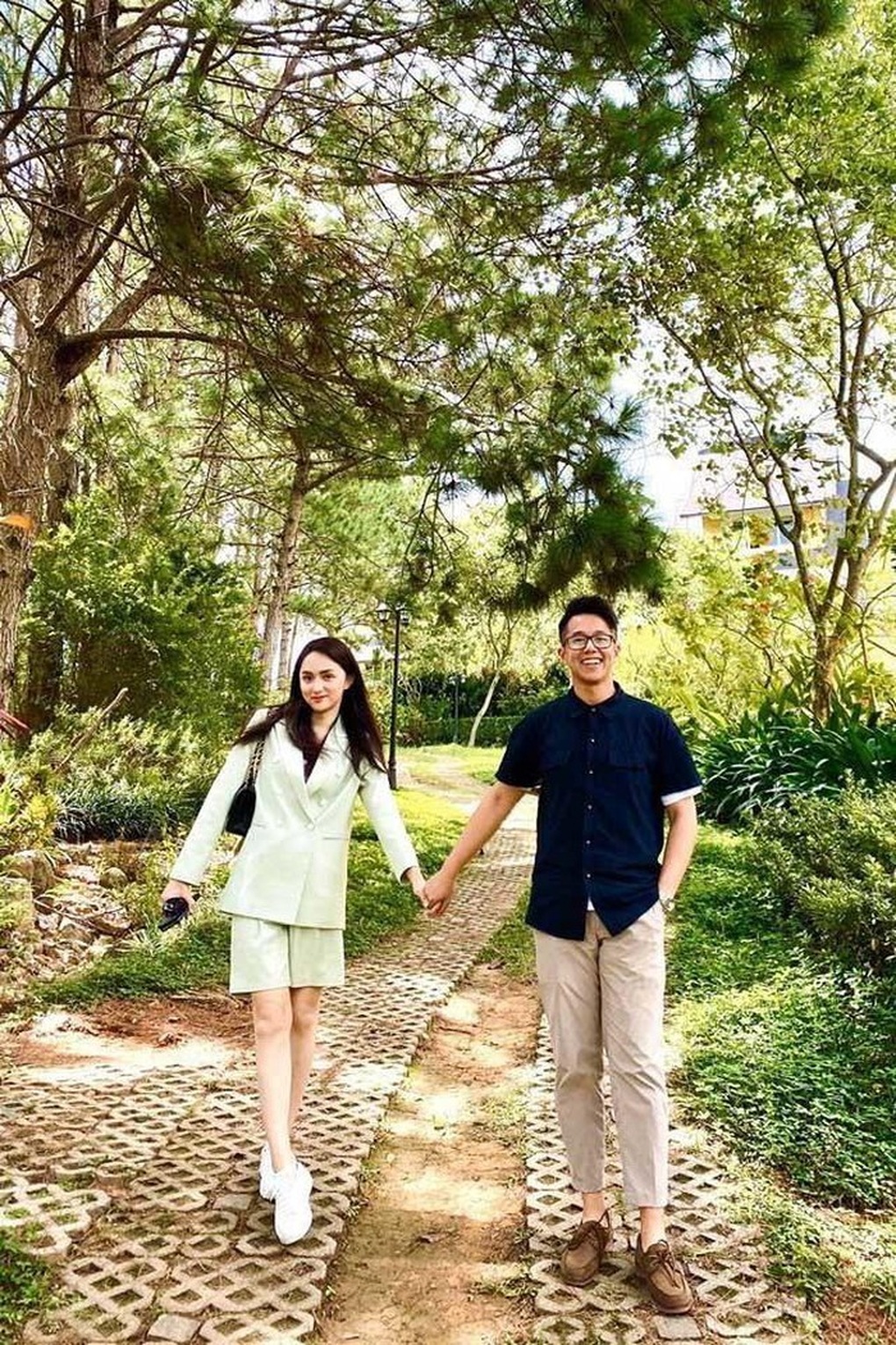 Màn kết đôi gây sốt đến cuộc tình thị phi của Hương Giang và bạn trai CEO - 2 Màn kết đôi gây sốt đến cuộc tình thị phi của Hương Giang và bạn trai CEO - 2