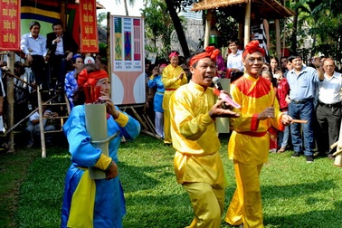 Tìm nét tương đồng nghệ thuật Bài chòi Việt Nam và thế giới