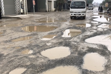 Nghệ An: Quốc lộ nhưng chất lượng “đường làng”?