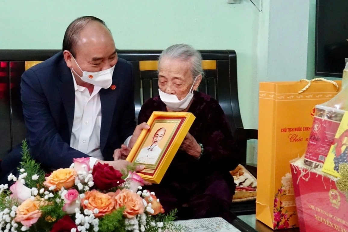 Chủ tịch nước Nguyễn Xuân Phúc thăm, làm việc tại Quảng Ngãi - 2 Chủ tịch nước Nguyễn Xuân Phúc thăm, làm việc tại Quảng Ngãi - 2