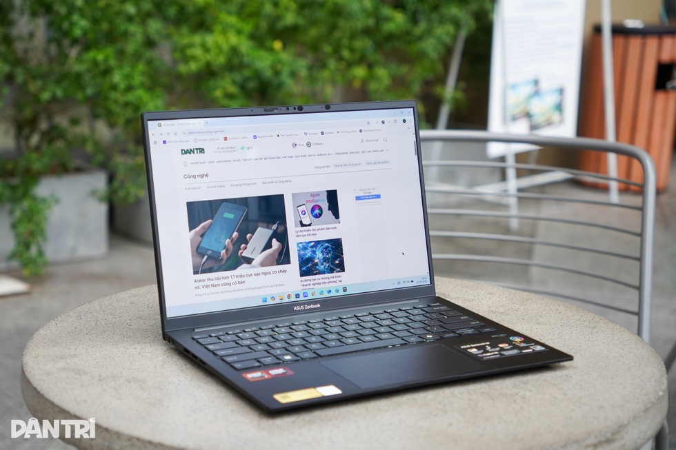 Đánh giá Asus Zenbook 14: Mỏng nhẹ, hiệu năng vừa phải - 2 Đánh giá Asus Zenbook 14: Mỏng nhẹ, hiệu năng vừa phải - 2