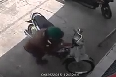 Clip “trộm xe máy trong 2 giây” nổi bật nhất Internet tuần qua