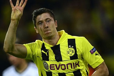 Dự chi 81 triệu euro, Real Madrid vẫn mua hụt Lewandowski