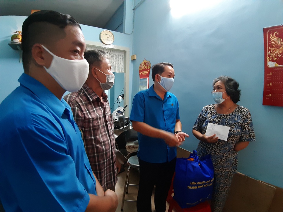 TPHCM: Bằng mọi giá không để công nhân mất việc làm vì Covid-19 - 9 TPHCM: Bằng mọi giá không để công nhân mất việc làm vì Covid-19 - 9