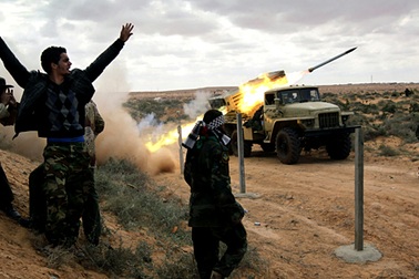 Libya: Nhiều giếng dầu bốc cháy, chiến sự vẫn gia tăng