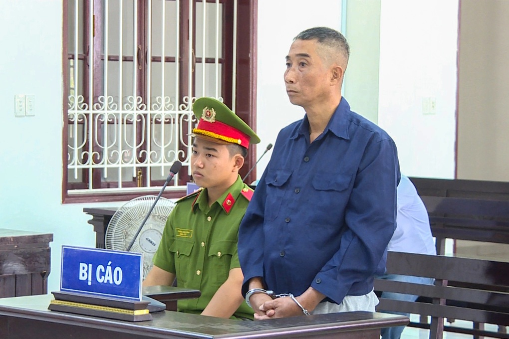Kẻ thiêu sống bạn nhậu vì ném đầu cá lóc lĩnh 9 năm tù - 1 Kẻ thiêu sống bạn nhậu vì ném đầu cá lóc lĩnh 9 năm tù - 1