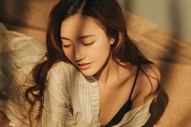 Nữ đồng nghiệp đùa vô duyên trên mạng, tôi ly hôn chồng ngay không hối tiếc