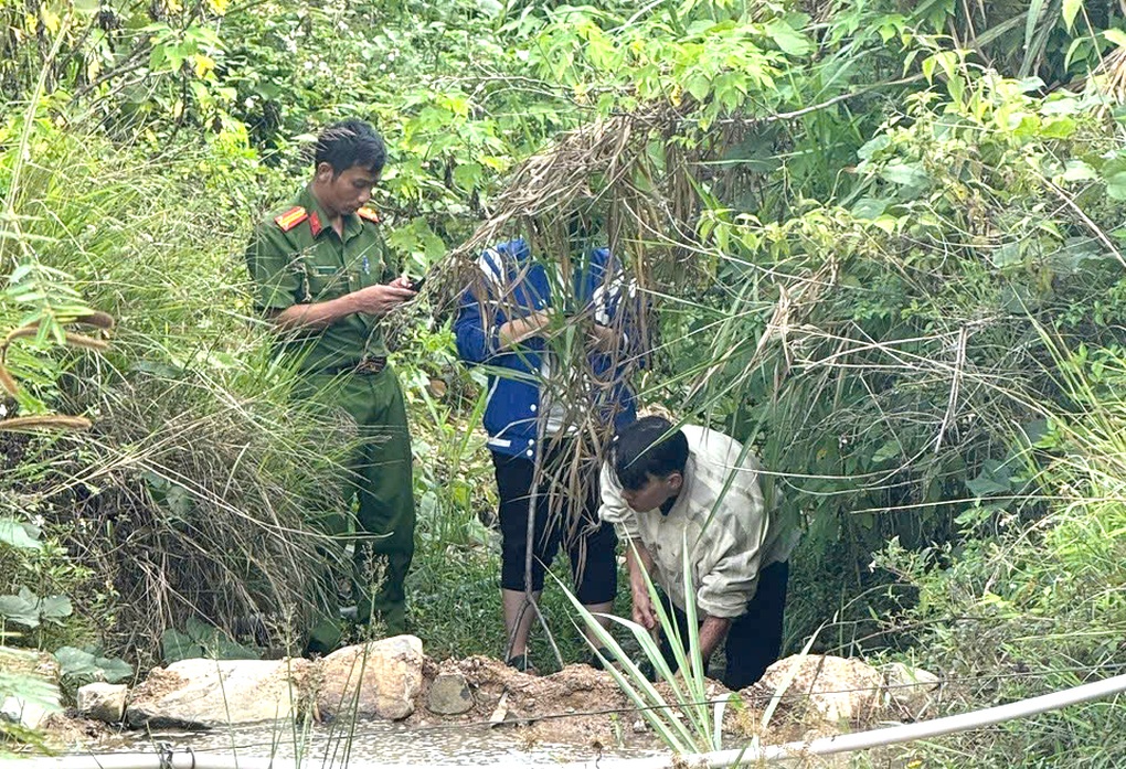Chưa có “phép màu” về bé gái 2 tuổi mất tích - 2 Chưa có “phép màu” về bé gái 2 tuổi mất tích - 2
