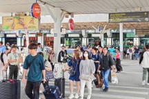 Khách bay quốc tế đến TPHCM tăng 14%, đạt hơn 16 triệu người