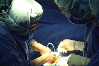 Hậu họa bơm silicon vào “của quý” 