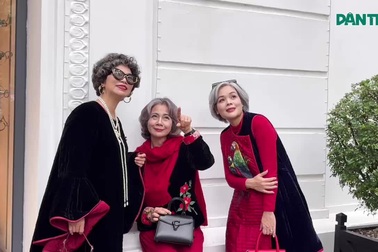 Quý cô tóc bạc Hà Nội diện áo chần bông và túi xách hàng trăm triệu đồng