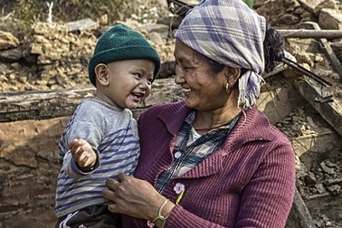 Sự sống sót thần kỳ của cậu bé Nepal “may mắn nhất”