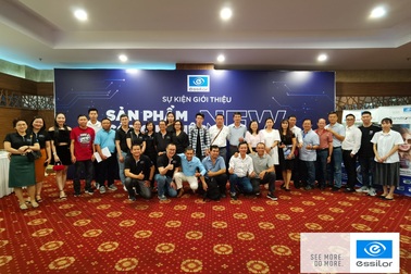 Essilor tri ân khách hàng bằng chuỗi sự kiện toàn quốc ra mắt sản phẩm mới