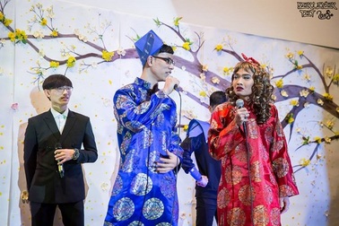 Du học sinh Đức diễn Táo quân, lì xì túi muối đầu xuân