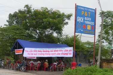 Yêu cầu nhà máy quặng di dời khẩn cấp “núi” chất thải rắn