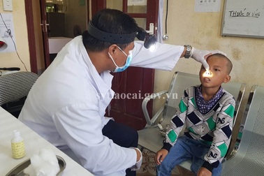 Lào Cai: Gắp con đỉa núi dài 6 cm từ mũi bé trai 5 tuổi