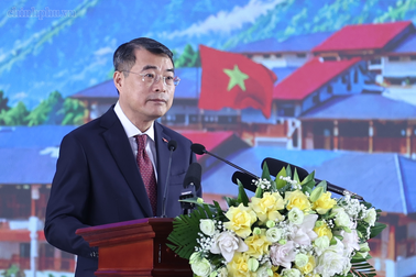 Thủ tướng: Chuyển từ coi trọng điểm số sang đánh giá tiến bộ của học sinh