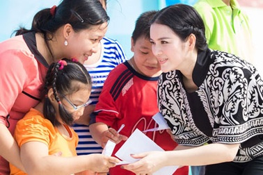 Lý Nhã Kỳ kêu gọi chống bạo lực trẻ em