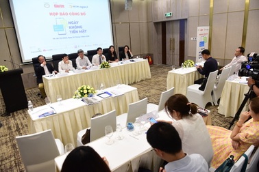 Tiền mặt hết thời: Bởi thanh toán điện tử, ai đã dùng sẽ không muốn quay lại!