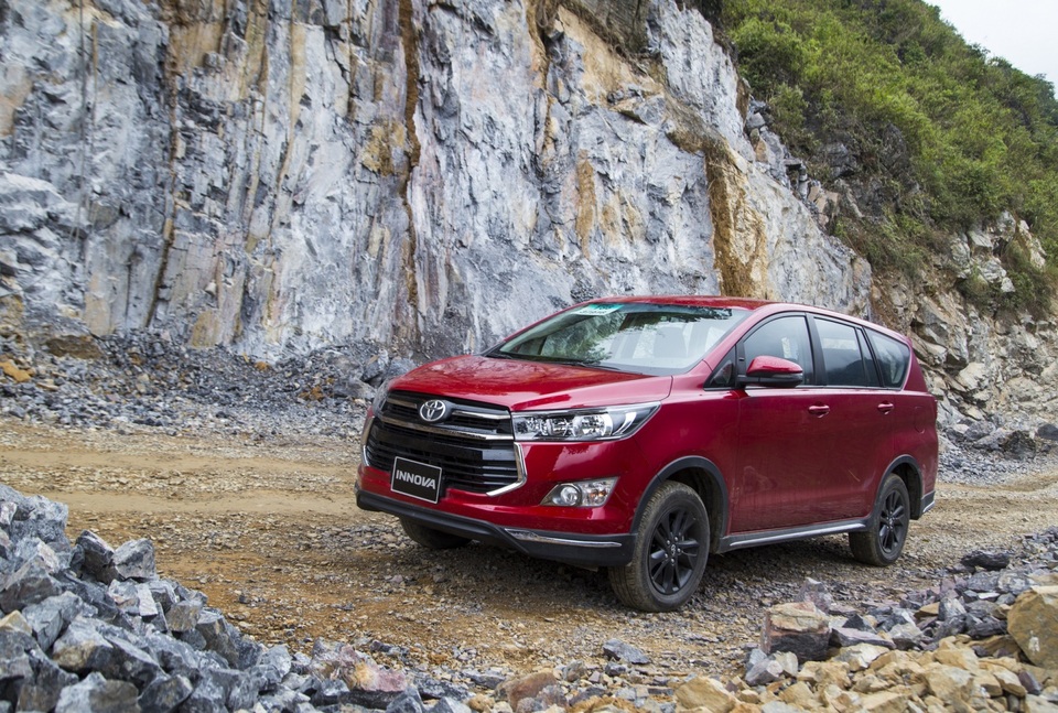 Người tiêu dùng được hưởng lợi lớn khi mua ô tô Toyota dịp cuối năm - 3 Người tiêu dùng được hưởng lợi lớn khi mua ô tô Toyota dịp cuối năm - 3