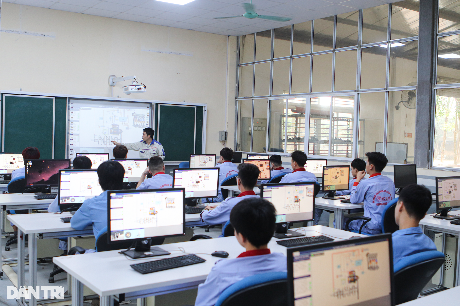 Học nghề một triệu đồng/tháng, làm việc ở châu Âu lương vài chục triệu đồng - 10 Học nghề một triệu đồng/tháng, làm việc ở châu Âu lương vài chục triệu đồng - 10