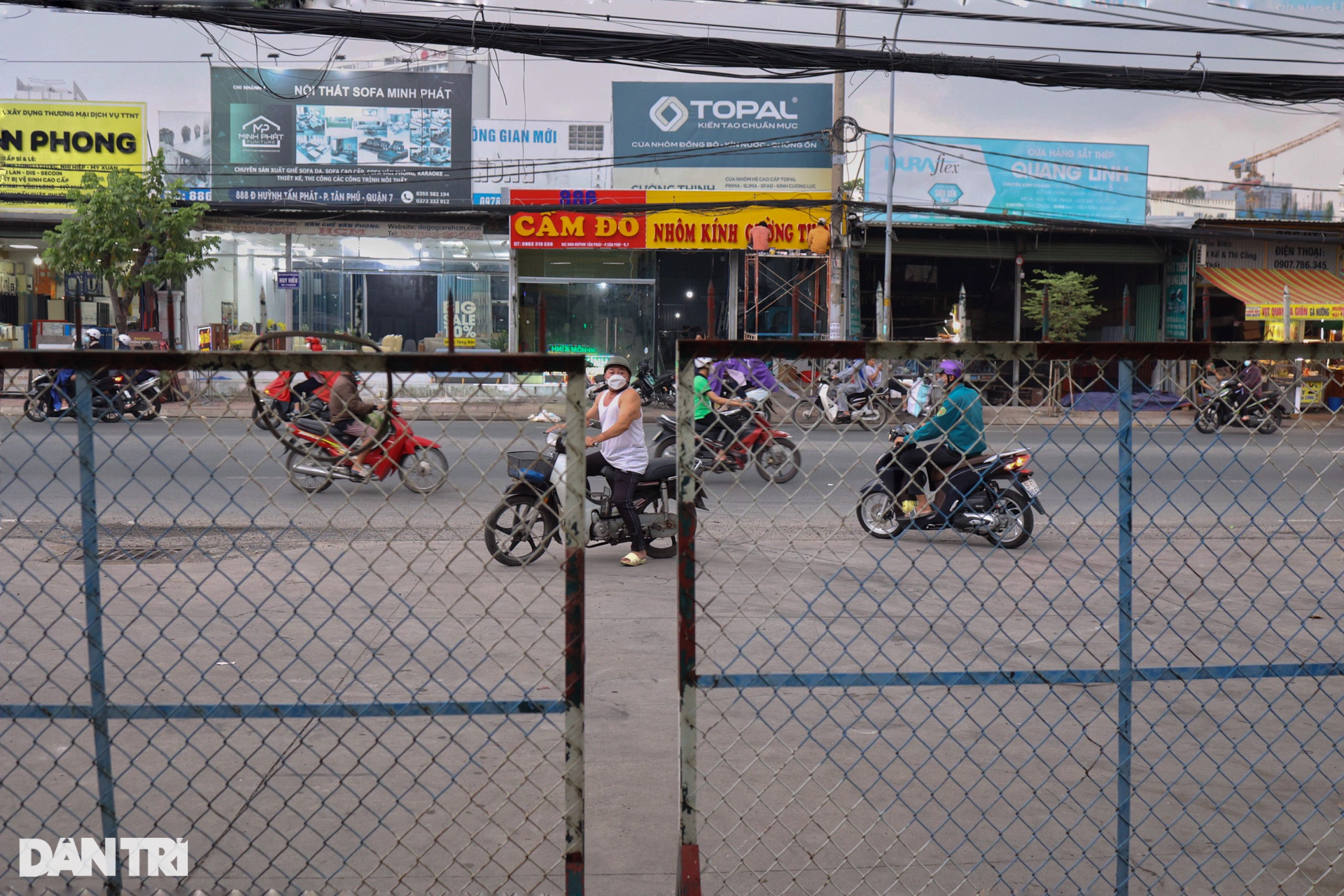 Sau tăng giá, nhiều cây xăng ở TPHCM vẫn đóng cửa do hết hàng - 3 Sau tăng giá, nhiều cây xăng ở TPHCM vẫn đóng cửa do hết hàng - 3