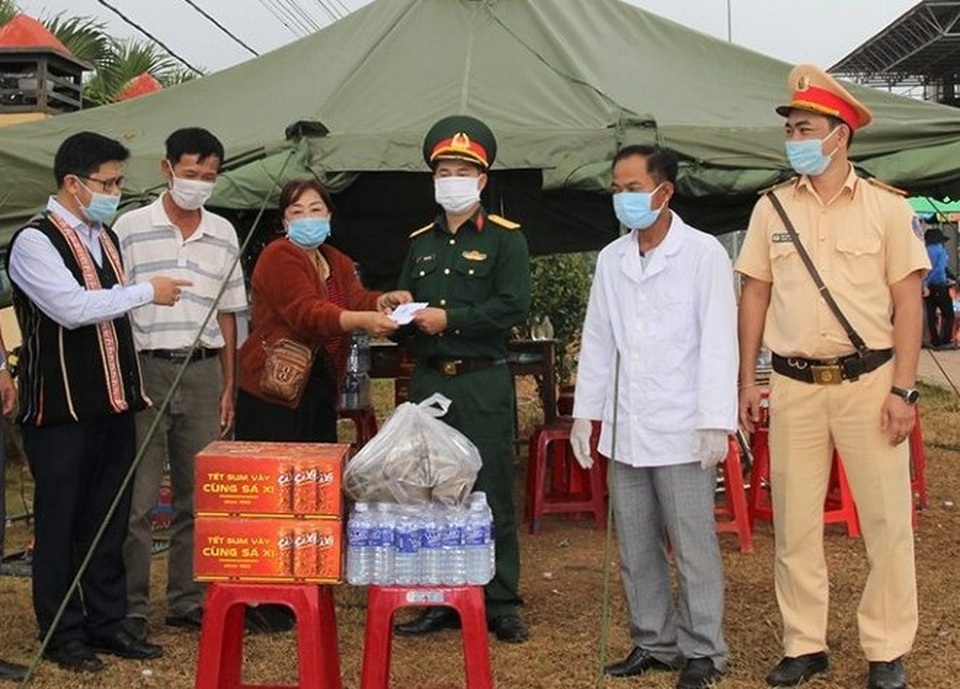 Đón Tết tại chốt kiểm dịch cửa ngõ Tây Nguyên - 6 Đón Tết tại chốt kiểm dịch cửa ngõ Tây Nguyên - 6