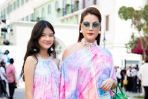 Con gái Trương Ngọc Ánh khoe chân dài, tỏa sáng trên thảm đỏ thời trang