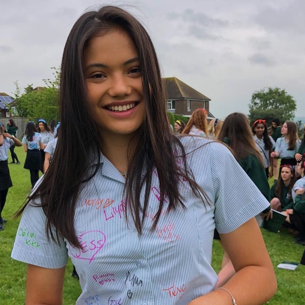 Emma Raducanu: Nhà vô địch trẻ với lối sống giản dị - 3 Emma Raducanu: Nhà vô địch trẻ với lối sống giản dị - 3