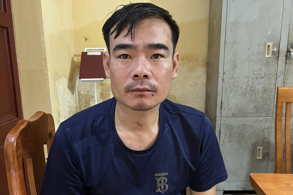 Can ngăn 2 vợ chồng cãi nhau, đại úy công an bị đấm vào mặt - 1 Can ngăn 2 vợ chồng cãi nhau, đại úy công an bị đấm vào mặt - 1