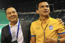 HLV Kiatisuk được mời trở lại Thái Lan làm sếp lớn