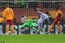 8 đội bóng giành vé vào tứ kết Europa League