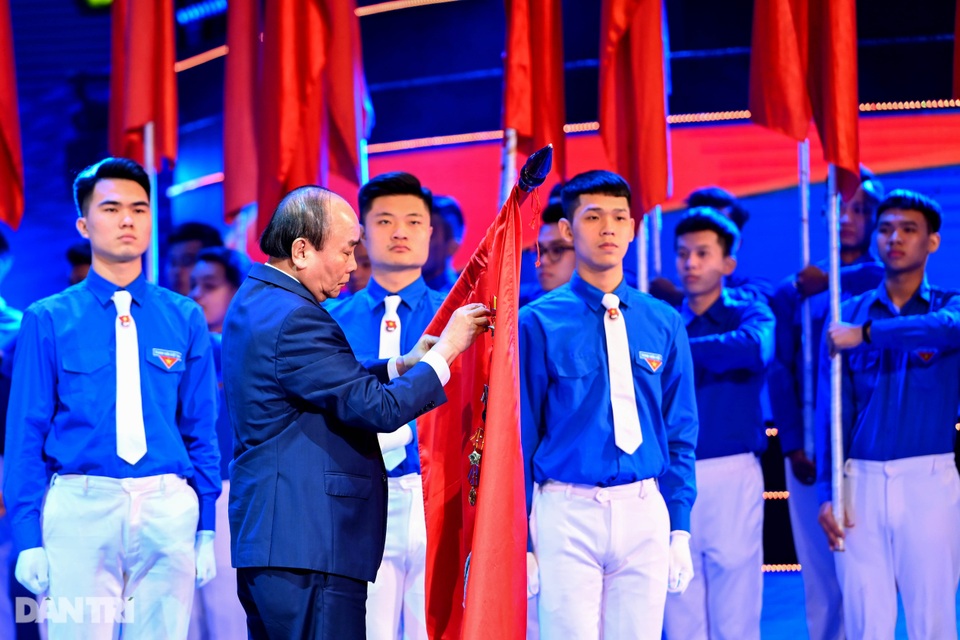 Những hình ảnh ấn tượng trong lễ kỷ niệm 90 năm thành lập Đoàn TNCS HCM - 5 Những hình ảnh ấn tượng trong lễ kỷ niệm 90 năm thành lập Đoàn TNCS HCM - 5