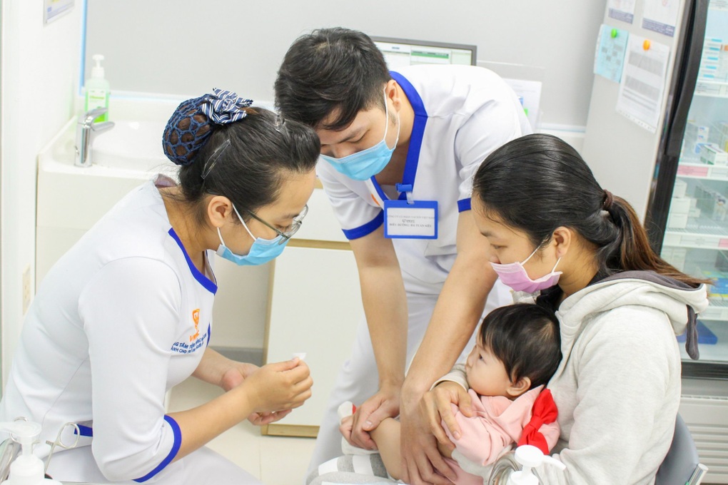 Không để khan hiếm vaccine giữa cao điểm dịch bệnh - 1 Không để khan hiếm vaccine giữa cao điểm dịch bệnh - 1