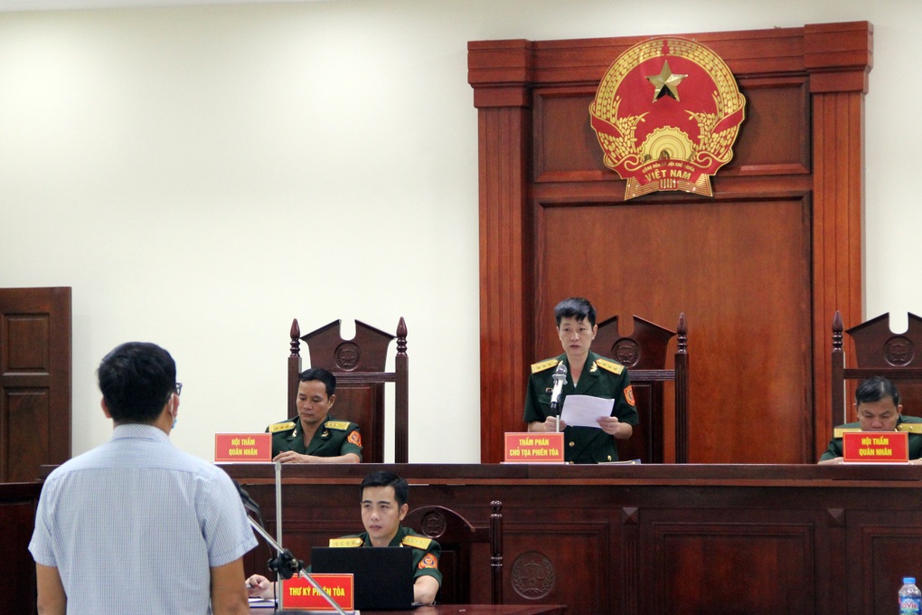 Cựu Thiếu tá quân đội tông chết nữ sinh bị phạt 14 tháng tù - 3 Cựu Thiếu tá quân đội tông chết nữ sinh bị phạt 14 tháng tù - 3