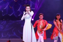 Hồ Ngọc Hà, Tóc Tiên dịu dàng khác lạ trong những khúc ca mùa xuân