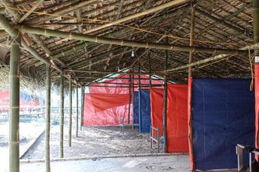 Dựng lều cách ly người về quê ăn Tết: Sợ dịch hay sợ trách nhiệm?