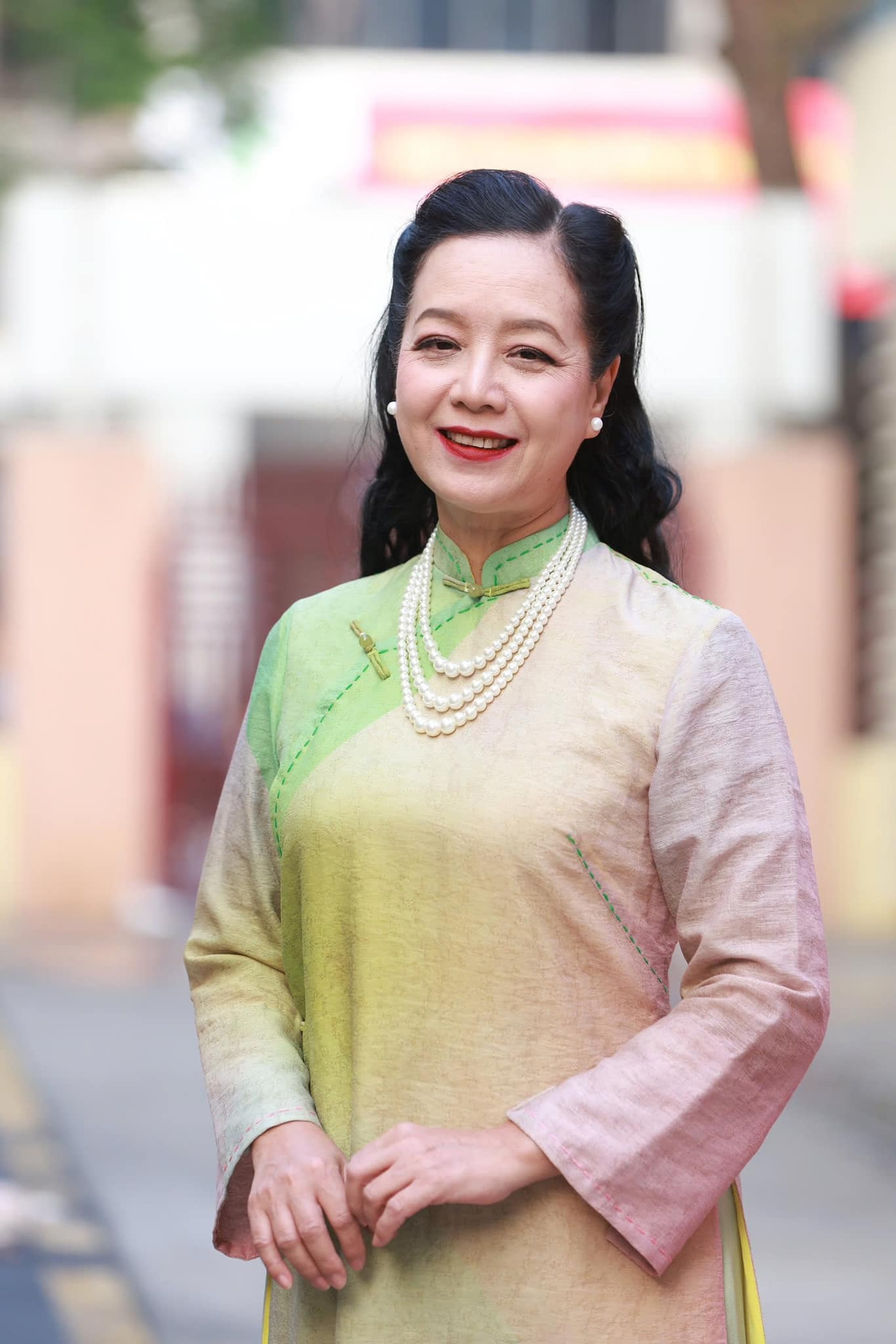 NSƯT Chiều Xuân từng được bố mẹ chồng chiều hết mực, khen ông xã lãng mạn - 6 NSƯT Chiều Xuân từng được bố mẹ chồng chiều hết mực, khen ông xã lãng mạn - 6