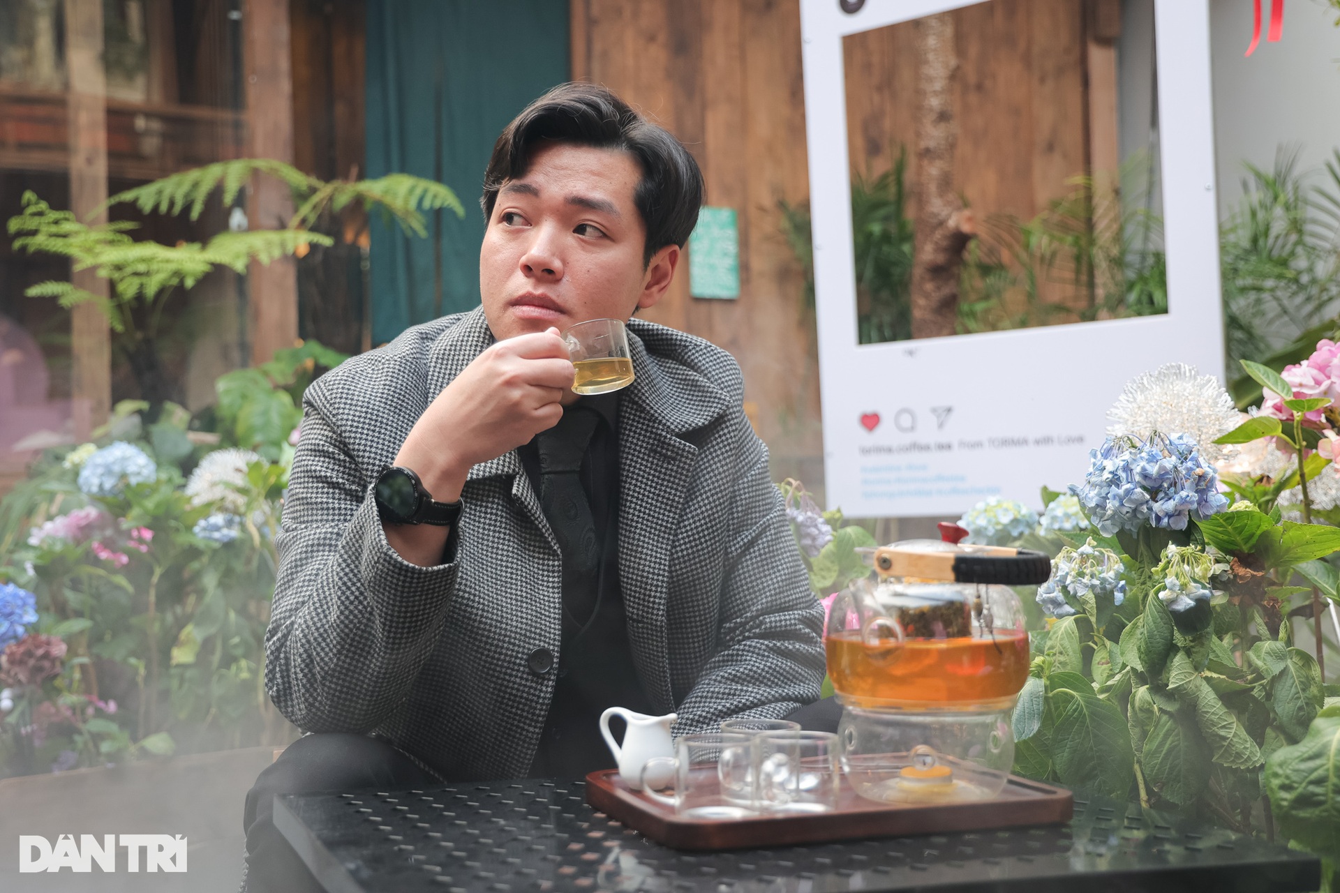 Un café de Hanoi cultive des hortensias, pulvérise de la brume artificielle et attire des milliers de clients - 12 Quán cà phê Hà Nội trồng cẩm tú cầu, phun sương nhân tạo hút cả nghìn khách - 12