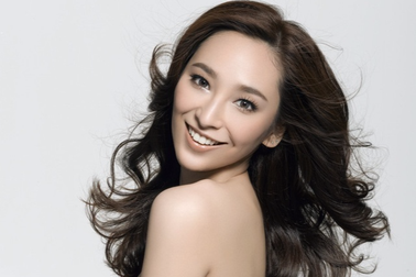 Cuộc sống khó khăn của siêu mẫu Ngô Bội Từ từ khi bạn trai tỷ phú vỡ nợ