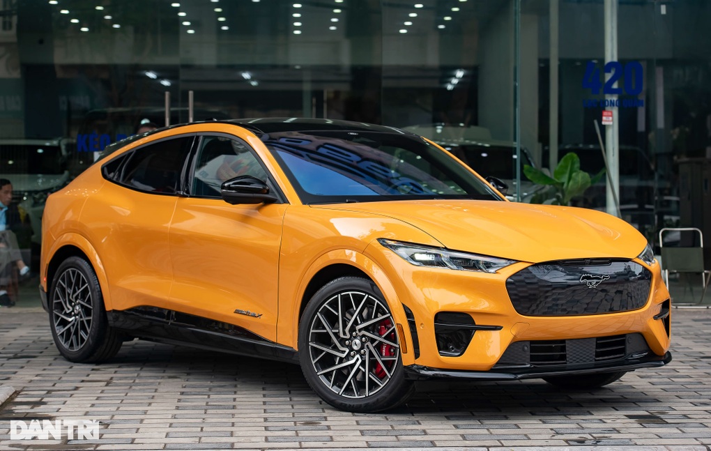 Ế 2 năm, xe điện Ford Mustang Mach-E hạ giá gần 2 tỷ đồng để tìm khách - 1 Ế 2 năm, xe điện Ford Mustang Mach-E hạ giá gần 2 tỷ đồng để tìm khách - 1