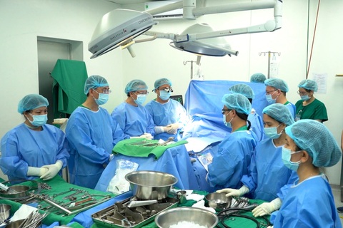“Đêm trắng” ở Chợ Rẫy, 7 cuộc đại phẫu và ca ghép phổi đầu tiên ở miền Nam